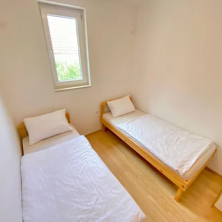 Ivano Apartment *