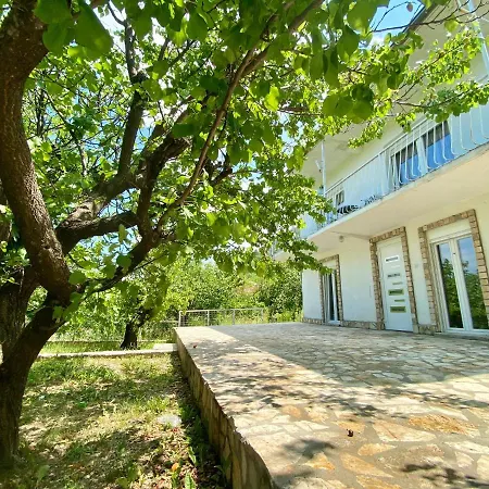 Ivano Apartment *
